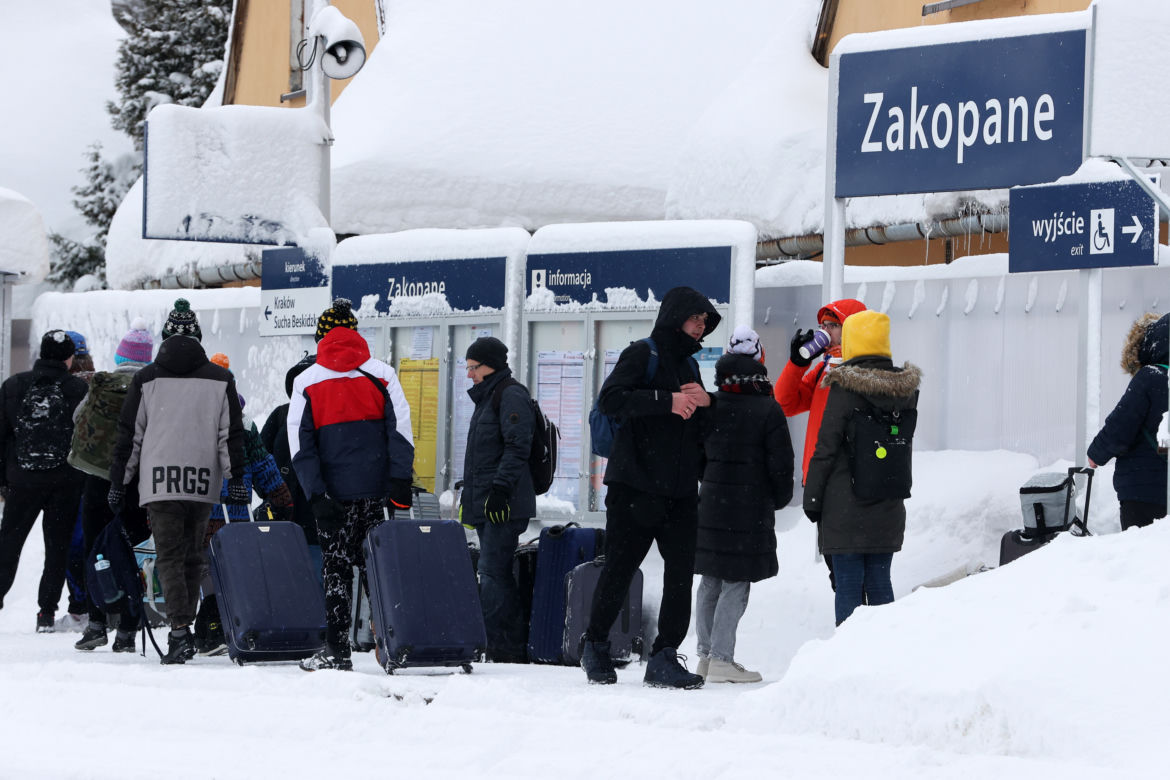 Ekstremalnie trudne warunki pogodowe w Tatrach. Seria wypadków w weekend