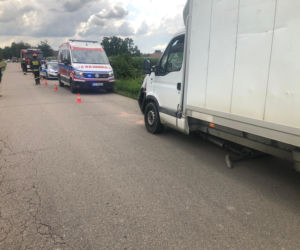 Pierszyce: 77-letni kierowca volkswagena doprowadził do zderzenia z ciężarówką 