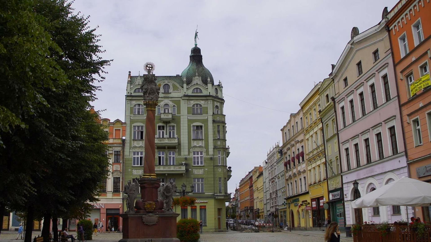 Najpiękniejsze miasteczko na Dolnym Śląsku. AI: "Klimat godny małej Pragi"