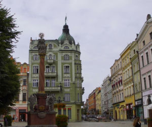 Najpiękniejsze miasteczko na Dolnym Śląsku. AI: Klimat godny małej Pragi