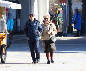 Stefan Friedmann z żoną na spacerze