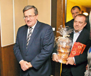 Prezydent  dał Tymowi  nalewkę