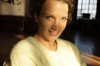 Ogromne siły policji pod Wrocławiem. Szukają zaginionej aktorki. Znaleziono rozbite auto!