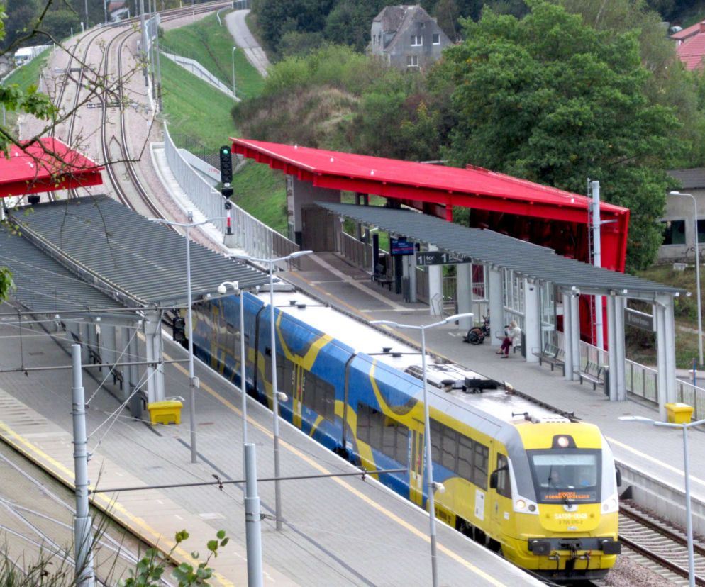 Jest lepiej niż w 2020 r. Ilu pasażerów przewiozły pomorskie pociągi?