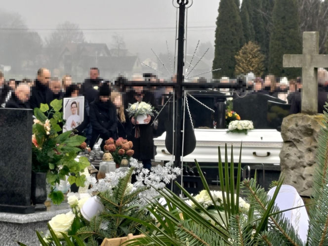 Pogrzeb 11-letniego aktora. Nikodem Marecki spoczął w białej trumnie. Żegnały go tłumy