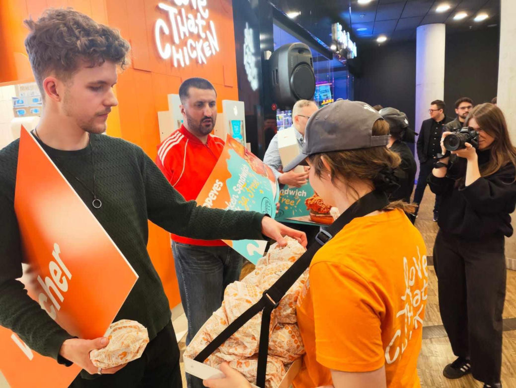 Popeyes w Katowicach już otwarte. Wydano sto pierwszych kanapek