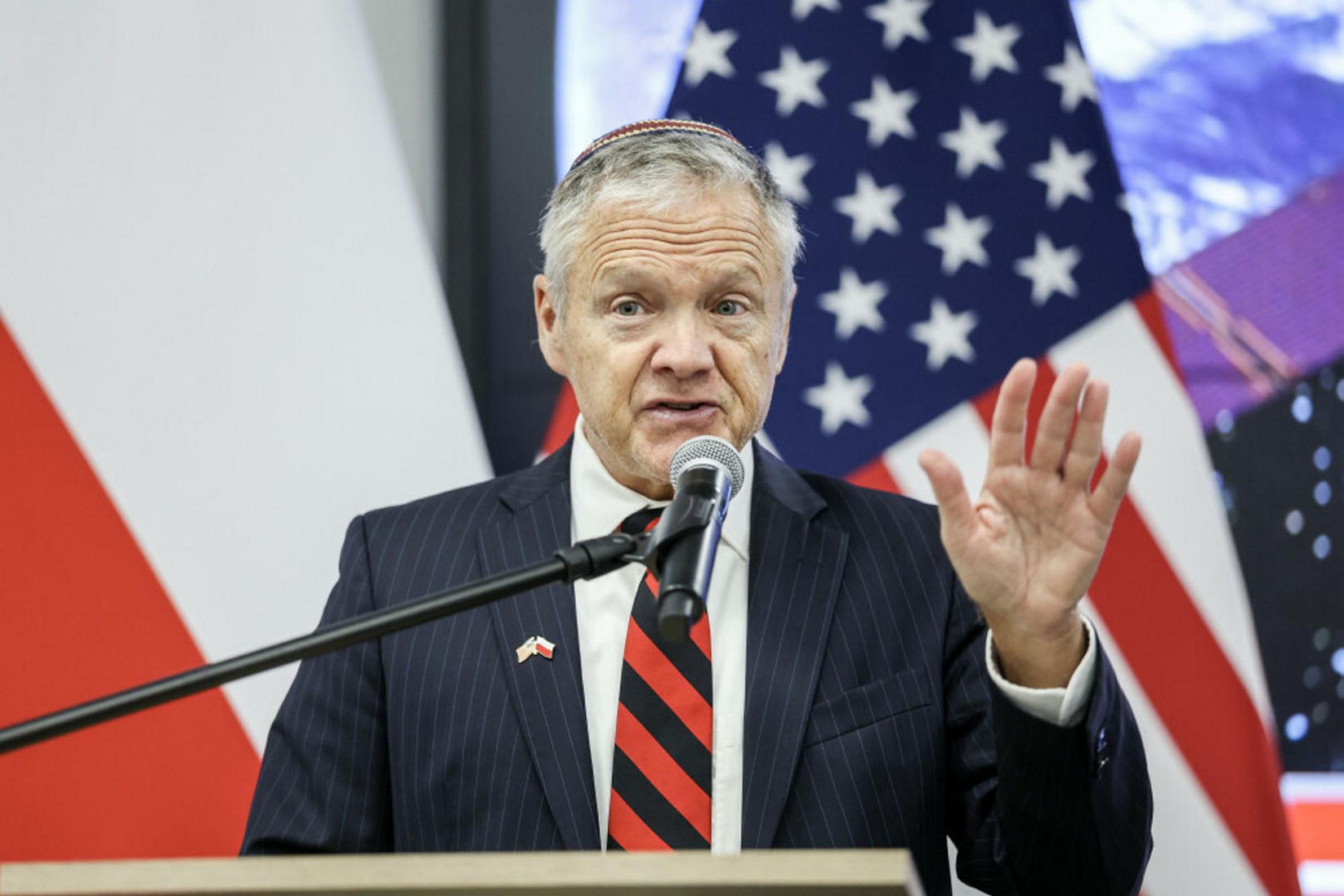 Ambasador USA w nocy ujawnił, dlaczego weto prezydenta Nawrockiego to sukces