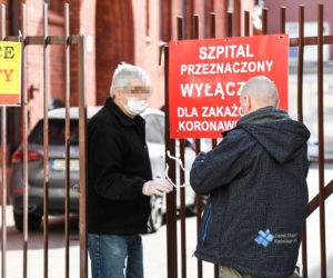 Szpital zakaźny w Bydgosczy tylko dla pacjentów z podejrzeniem koronawirusa. Szpital jest całkowicie zamknięty.