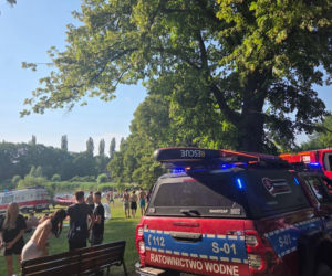 Przerażające sceny we Wrocławiu. Szukali jej pod wodą, tworząc łańcuch życia