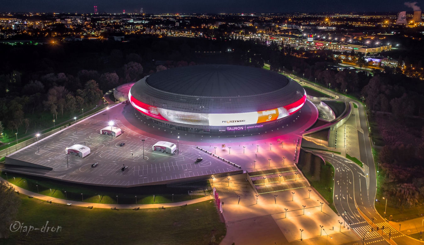 Kraków niczym Las Vegas. Takich zdjęć nocnego miasta jeszcze nie widziałeś