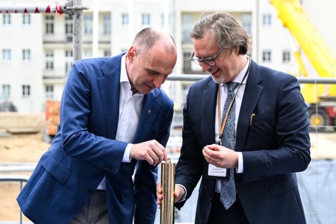Wmurowanie aktu erekcyjnego pod budowę Uniwersyteckiego Centrum Zabiegowego dla Dzieci