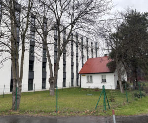 Dom przy ul. Jutrzenka 4 w Krakowie i sąsiedni akademik