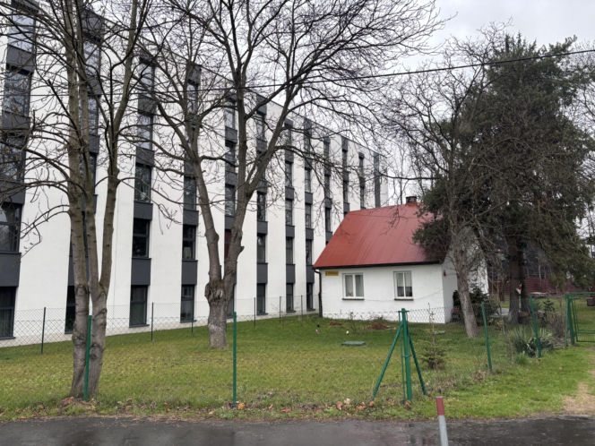 Dom przy ul. Jutrzenka 4 w Krakowie i sąsiedni akademik