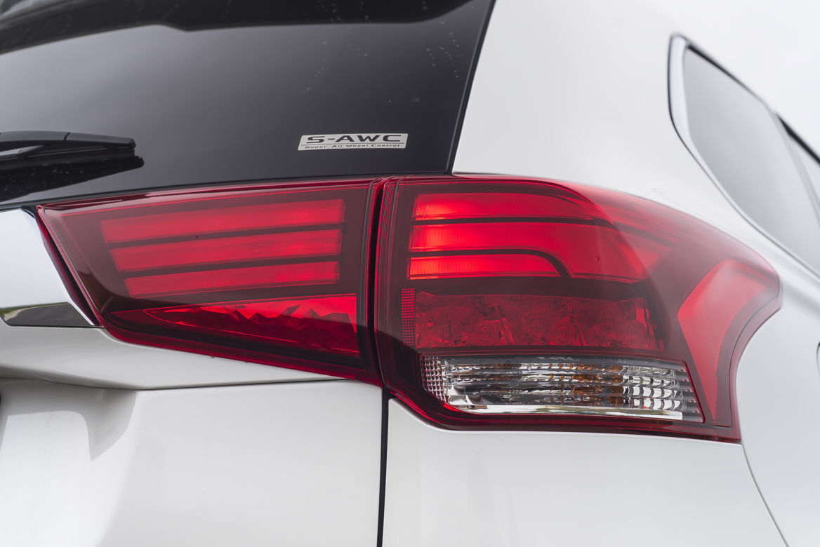 Mitsubishi Outlander PHEV 224 KM Instyle Plus 4WD S-AWC