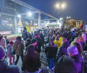 Tłumy na świątecznym Jarmarku Warszawskim. Zapytaliśmy ludzi, co o nim myślą
