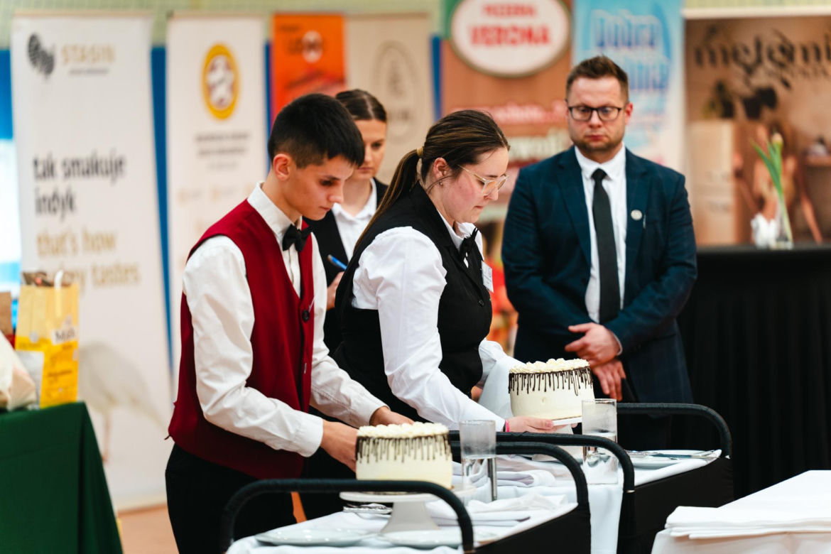 Ogólnopolskie Mistrzostwa Młodych Kelnerów odbyły się w ZSP nr 3 w Siedlcach już po raz ósmy