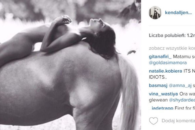 Kendall Jenner na koniu