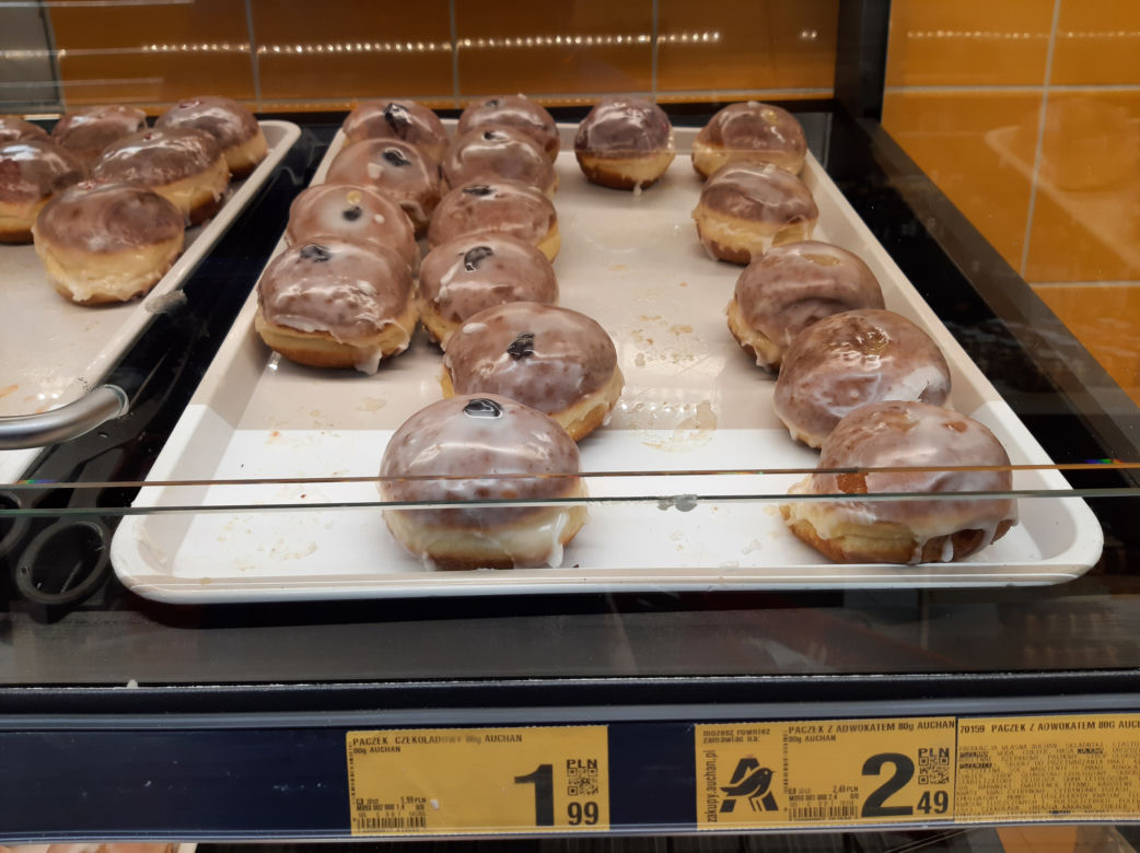 Tłusty Czwartek 2023: Sprawdziliśmy, ile zapłacimy za pączki w rzeszowskich marketach