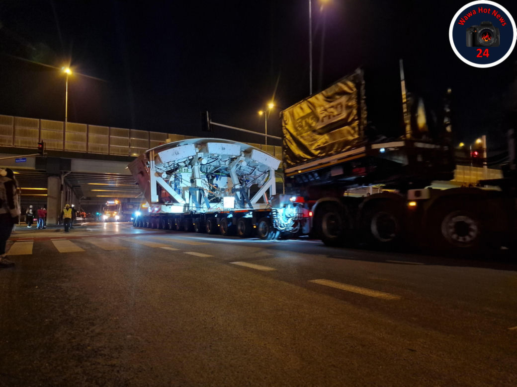 Kolejny wielki konwój zablokuje Warszawę. Transport napędu do tarczy TBM
