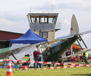 Niemcy: Samolot spadł na widzów 