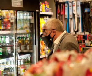 Ryszard Czarnecki świętował hot-dogiem