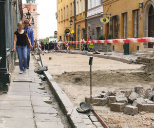 Rozkopali Starówkę w środku sezonu