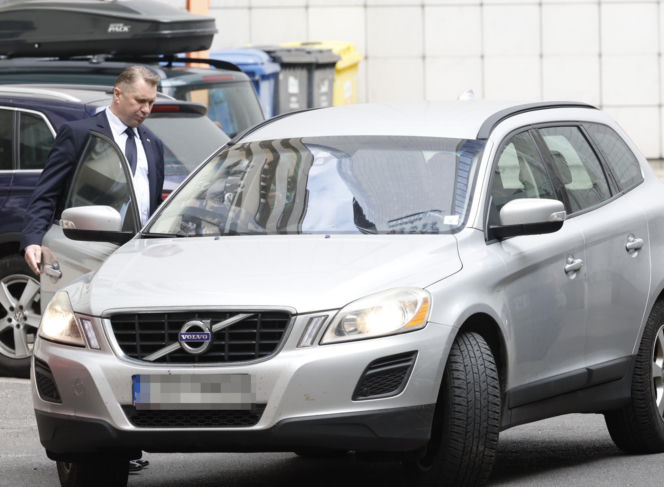 Kaczyński prosi o pieniądze