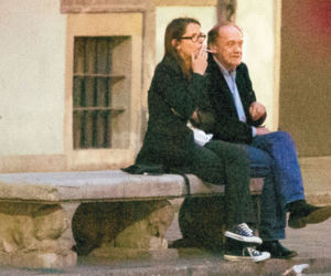 Ojciec umera a córka promuje książkę