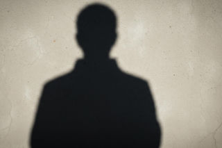 Agresja w Gostyniu podczas interwencji. Kto wezwał pomoc, a potem zaatakował medyków?