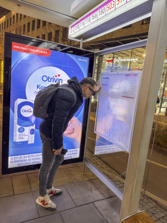 Łukasz Mejza jeździ autobusem