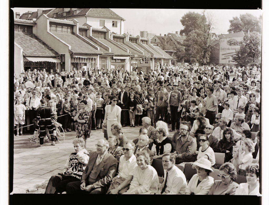 Winobranie w Zielonej Górze w latach 1963-1973. Oto jak bawiono się podczas największego Święta Wina w Polsce