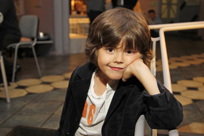 Mateusz Pawłowski jest dziś nie do poznania. Tak zmienił się Kacperek z serialu "Rodzinka.pl"