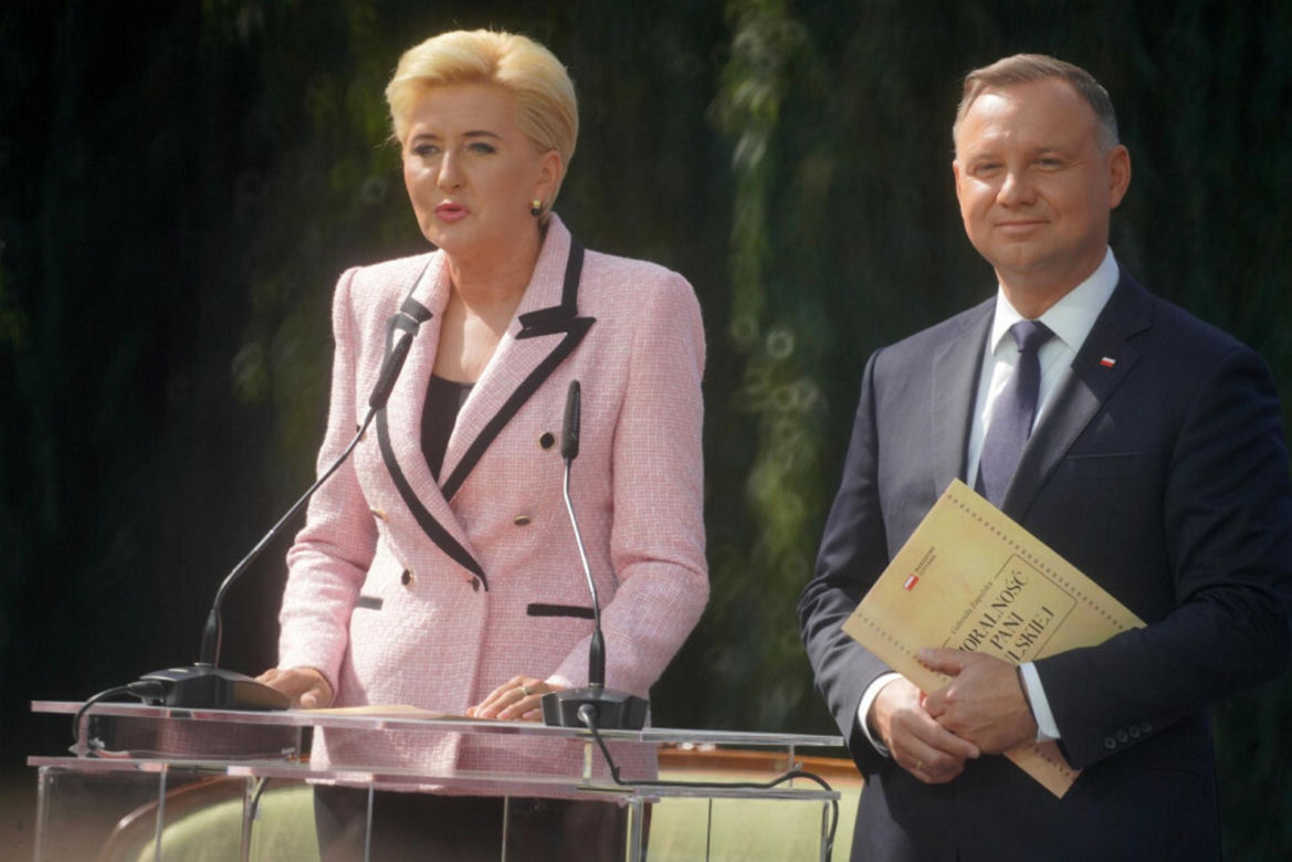 Agata Duda w wiosennych pastelach