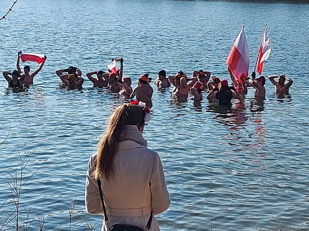 Święto Niepodległości w starachowickim Klubie Morsów "Wektor"