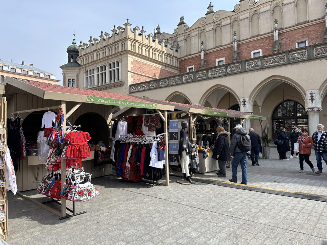W Krakowie wystartował jarmark wielkanocny. Sprawdziliśmy tegoroczne ceny!