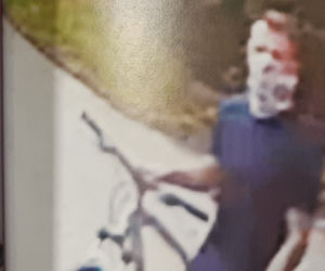 Brutalny napad na matkę na Mokotowie