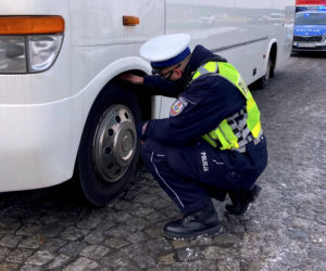 Nocna akcja grójeckiej drogówki. Uciążliwe pojazdy pod lupą mundurowych 