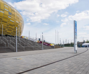 Testy na koronawirusa pod stadionem [ZDJĘCIA]