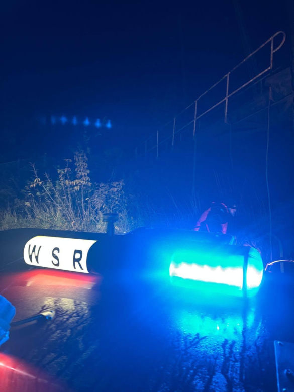 Dwie godziny wołał o pomoc na Odrze. Mężczyzna utknął na betonowej konstrukcji