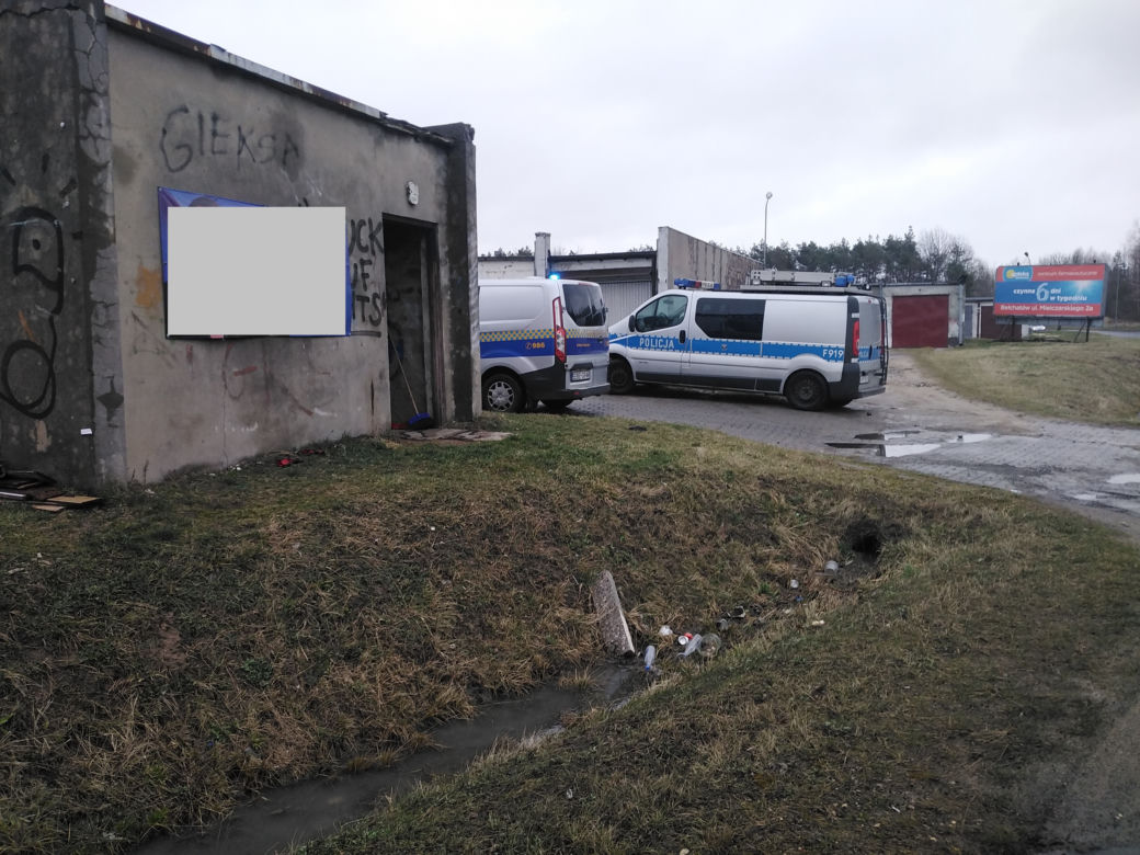 Bełchatów. Zwłoki bezdomnego przy ulicy Goetla