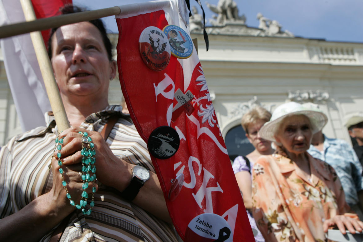 Nieudana próba przeniesienia krzyża sprzed Pałacu 3.08.2010