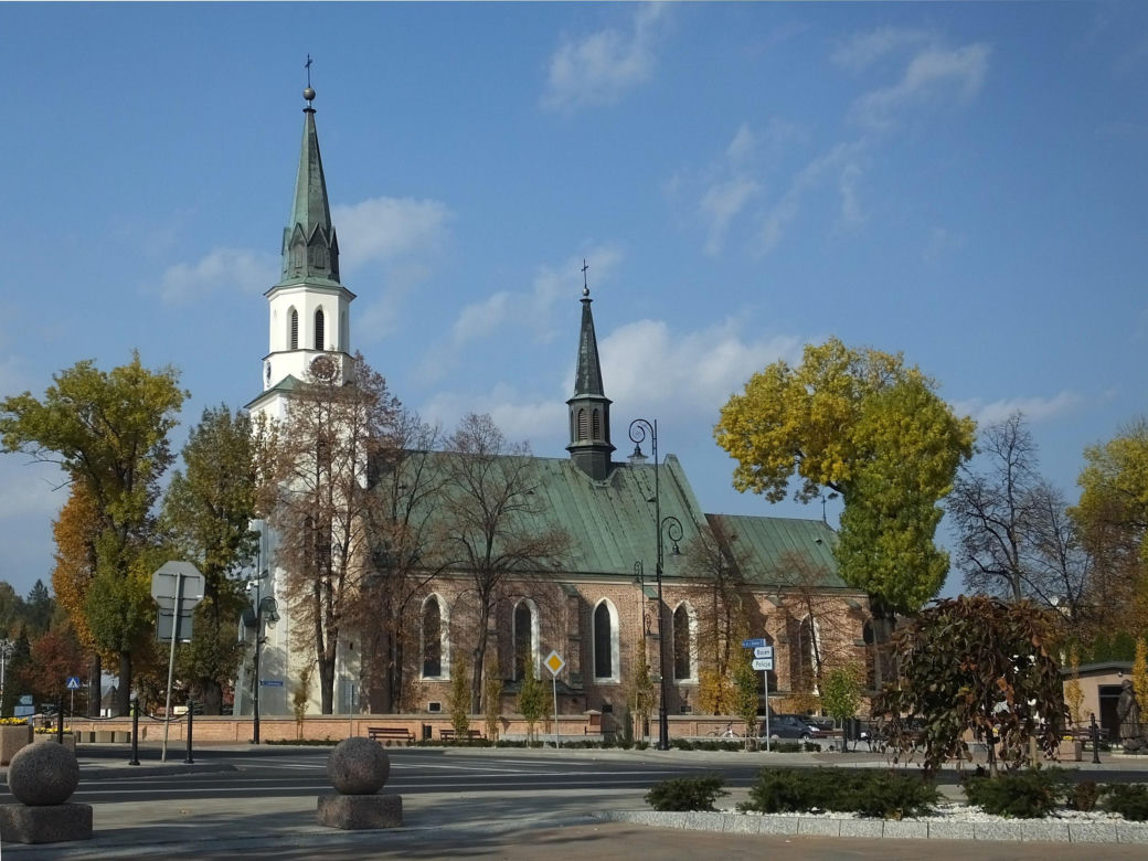 Zabytkowy Kościół Przemienienia Pańskiego w Ropczycach 
