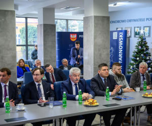 TAK dla linii kolejowej Tarnów - Busko-Zdrój. Spotkanie w Starostwie Powiatowym w Tarnowie