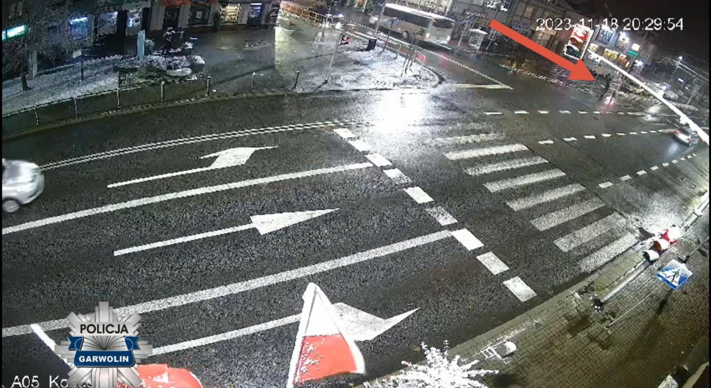 Zmiótł pieszego na pasach w Garwolinie. Obaj mieli zielone! 