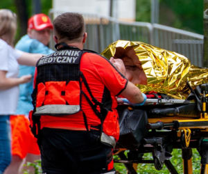 Ratownicy rozjechali biegacza? Dramat podczas półmaratonu w Ostródzie