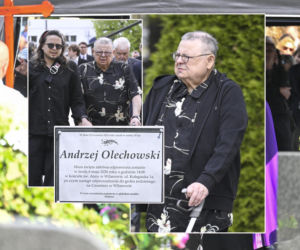 Wojciech Mann przy balkoniku. Pojawił się na pogrzebie Olechowskiego! 