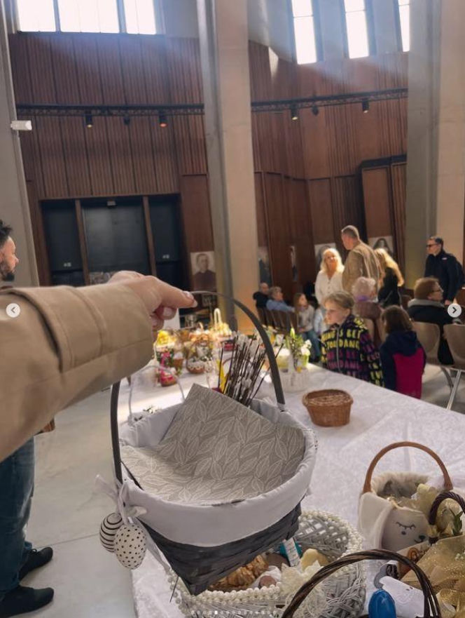 Marta Manowska ze święconka