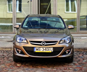 Opel Astra Sedan (Astra J)