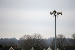 Dlaczego wyją syreny alarmowe w Warszawie 15 grudnia? Jest komunikat!