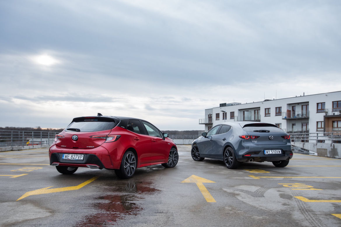 Toyota Corolla 2.0 Hybrid Dynamic Force 184 KM e-CVT vs Mazda 3 Skyactiv-X 180 KM 6MT AWD